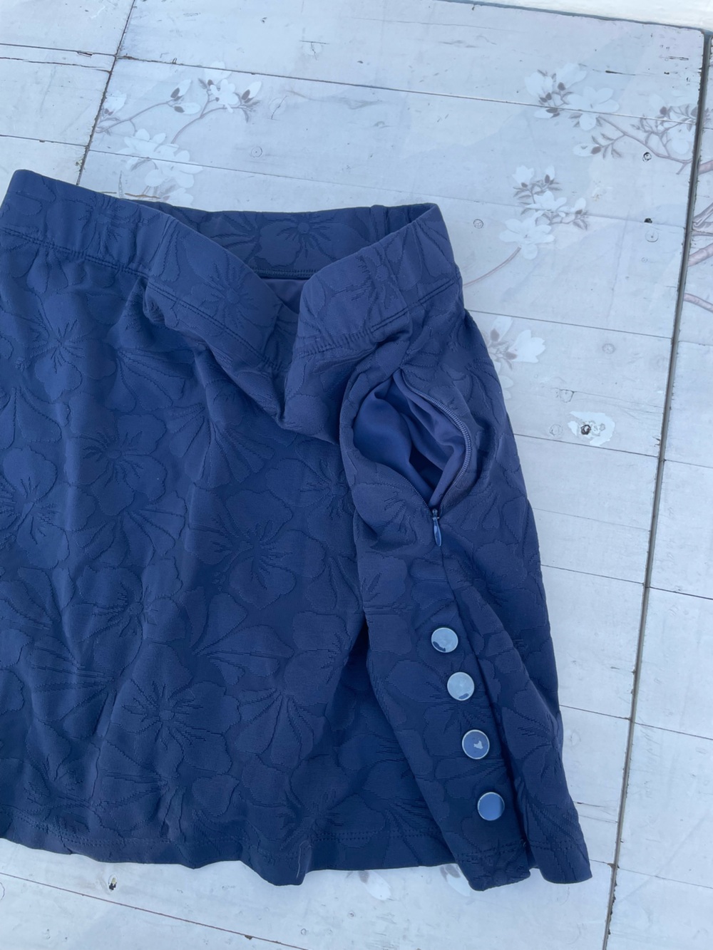 J. McLaughlin Navy Textured Floral Mini Skirt - Picture 3 of 8